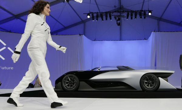 Ô tô lấn lướt tại CES 2016